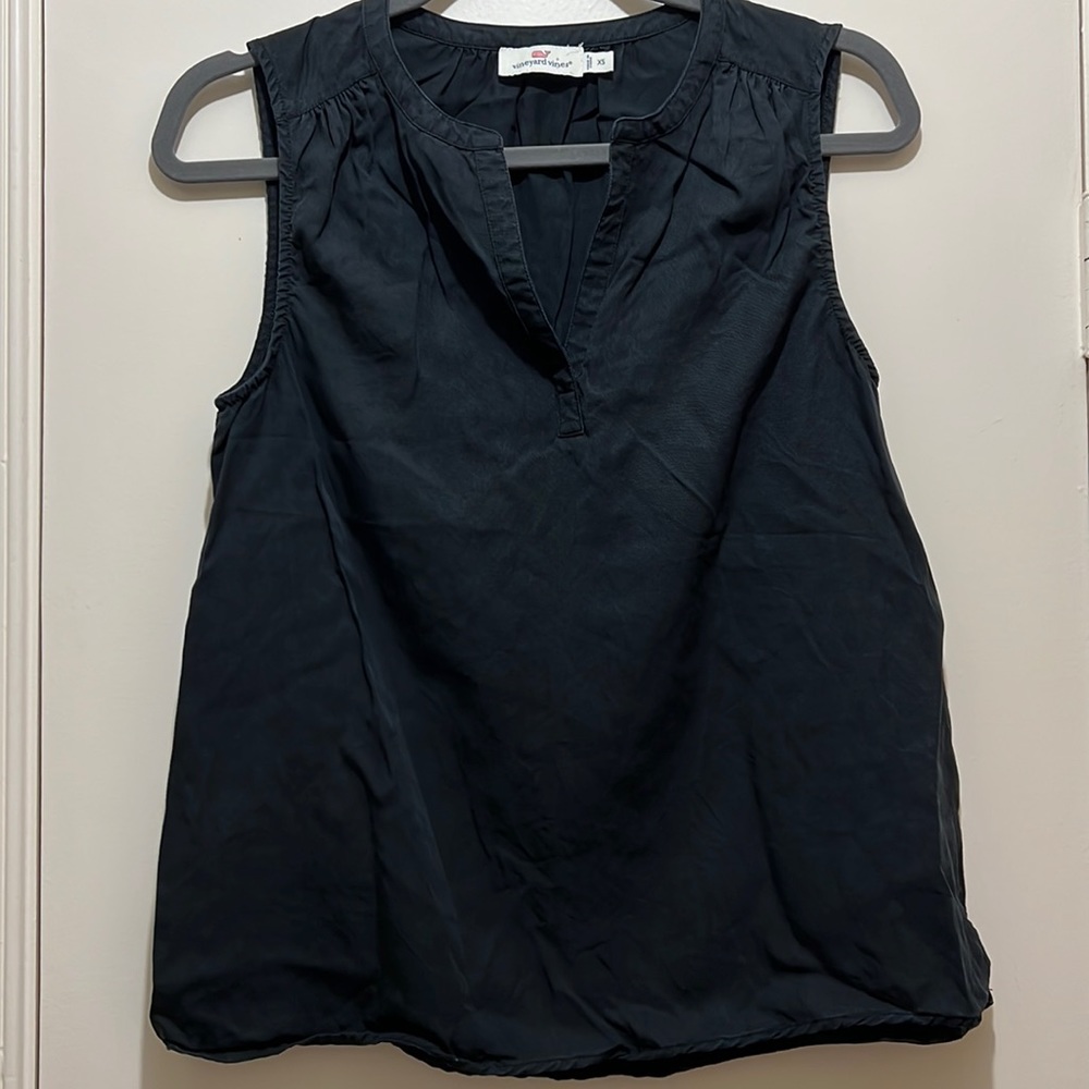 Vineyard Vines Tencel Date Night Top Black Split V Neck Tank XS